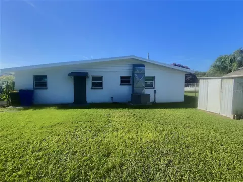 Exterior - 1334 Sunset Dr, Sebring, FL 33870 photo 4 of 7