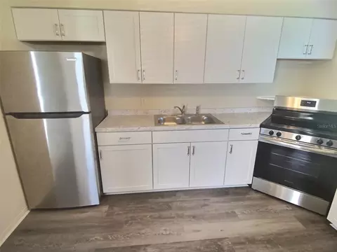 Kitchen - 1334 Sunset Dr, Sebring, FL 33870 photo 3 of 6