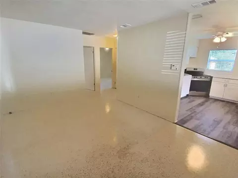 Living - 1334 Sunset Dr, Sebring, FL 33870 photo 2 of 11