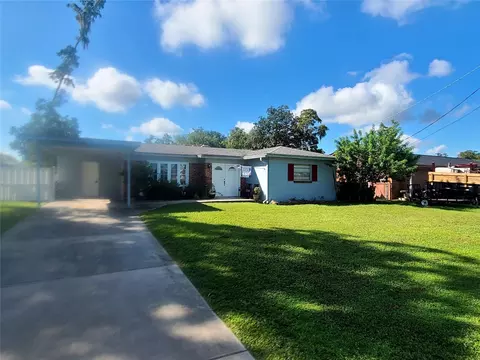 18810 Tracer Dr, Lutz, FL 33549