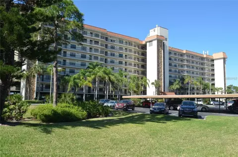 5400 Park St N #8, Saint Petersburg, FL 33709