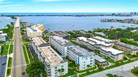 131 Bluff View Dr #109, Belleair Bluffs, FL 33770