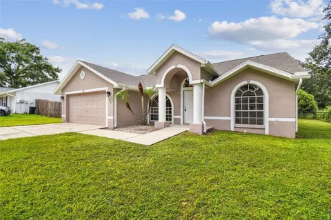 7828 Arms Dr, Zephyrhills, FL 33540
