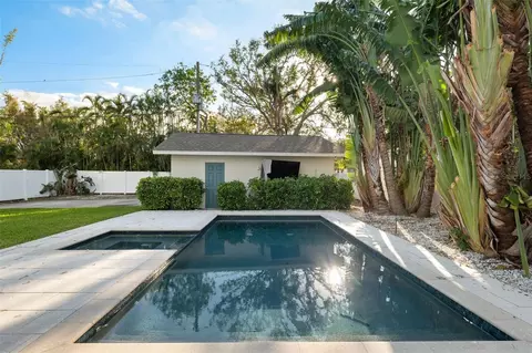 827 Snell Isle Blvd NE, Saint Petersburg, FL 33704