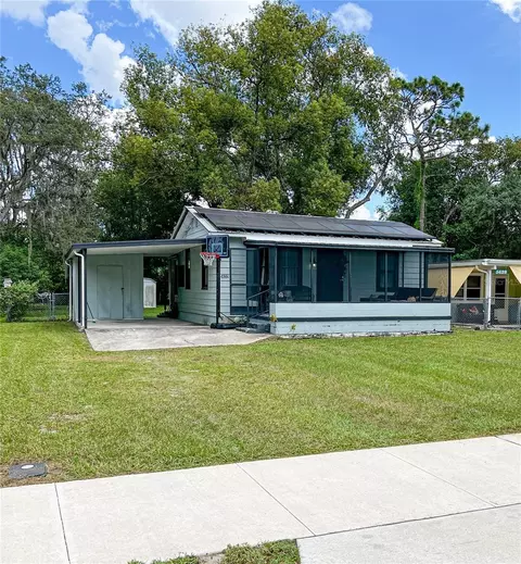 5632 5th St, Zephyrhills, FL 33542