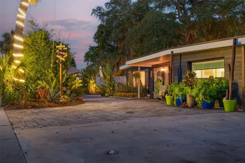 832 Florida Ave, Palm Harbor, FL 34683