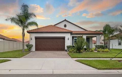 17206 Star Banks St, Wimauma, FL 33598