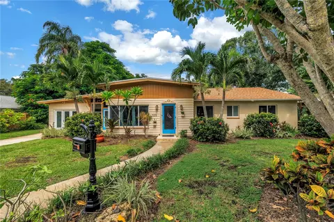 525 Villagrande Ave S, Saint Petersburg, FL 33707