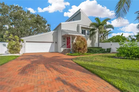 3601 Coquina Key Dr SE, Saint Petersburg, FL 33705