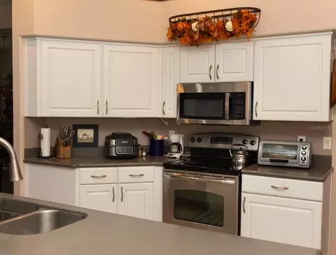 Kitchen - 5260 Hammock Cir, Saint Cloud, FL 34771 photo 4 of 4
