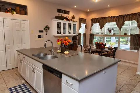 Kitchen - 5260 Hammock Cir, Saint Cloud, FL 34771 photo 2 of 4