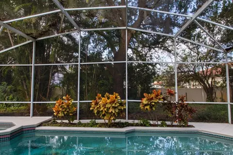 Exterior - 5260 Hammock Cir, Saint Cloud, FL 34771 photo 5 of 10