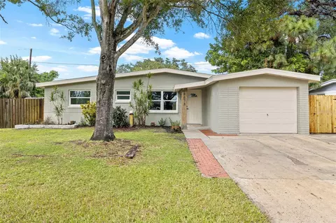 8673 78th Pl, Seminole, FL 33777