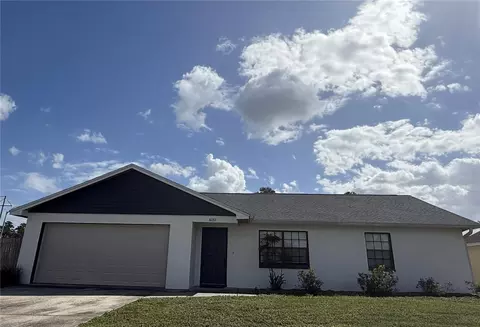 8053 Deerwood Cir, Tampa, FL 33610