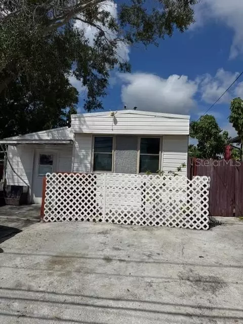 5834 Sussex Dr, Tampa, FL 33615