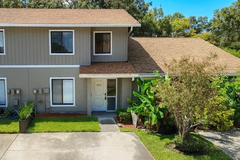 10131 Lake Oak Cir, Tampa, FL 33624