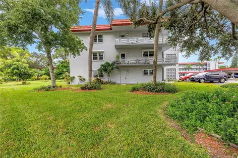 5660 80th St N #D108, Saint Petersburg, FL 33709
