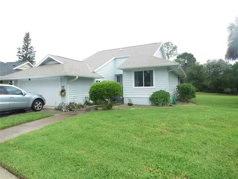 995 Spinnaker Ct, Tarpon Springs, FL 34689