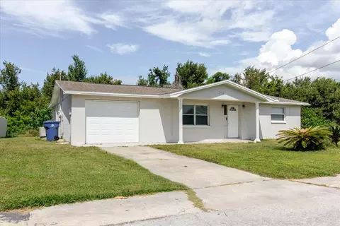 3611 Atlantis Dr, Holiday, FL 34691