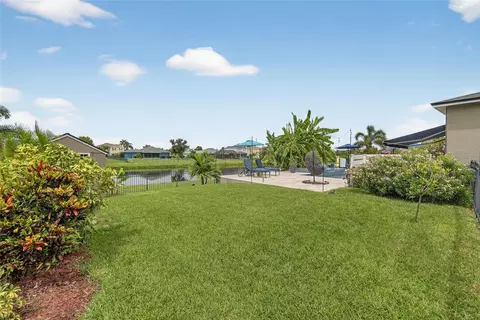 Exterior - 306 Hope Bay Loop, Apollo Beach, FL 33572 photo 12 of 13