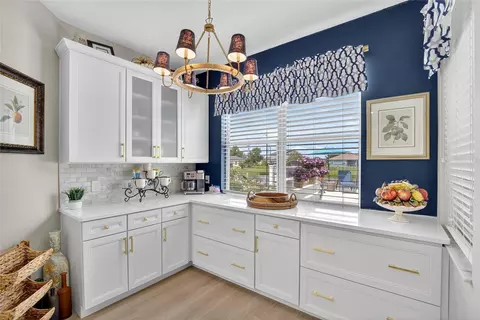 Kitchen - 306 Hope Bay Loop, Apollo Beach, FL 33572 photo 3 of 4