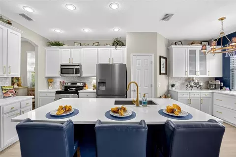 Kitchen - 306 Hope Bay Loop, Apollo Beach, FL 33572 photo 2 of 4