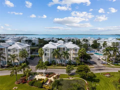 3420 77th St W #202, Bradenton, FL 34209