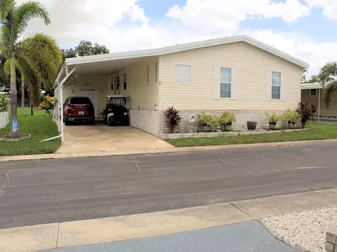 25 Thatch Palm St W, Largo, FL 33770