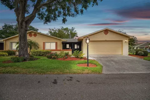 1533 Ingram Dr, Sun City Center, FL 33573