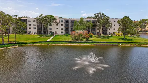 5920 80th St N #406, Saint Petersburg, FL 33709
