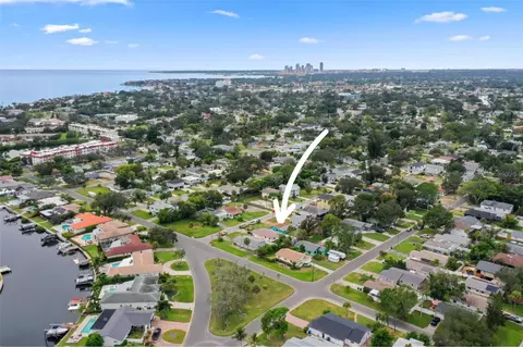1875 Mississippi Ave NE, Saint Petersburg, FL 33703