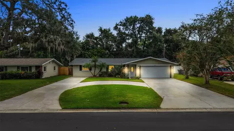 2267 Manor Ct, Clearwater, FL 33763