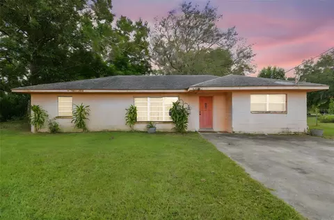 918 Crenshaw Lake Rd, Lutz, FL 33548