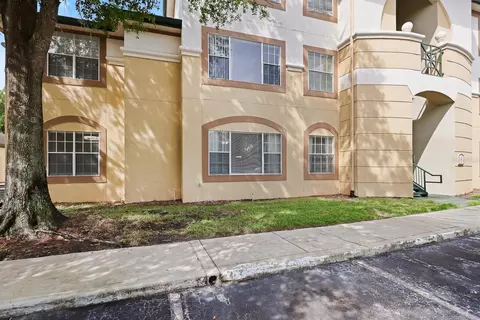 17108 Carrington Park Dr #701, Tampa, FL 33647