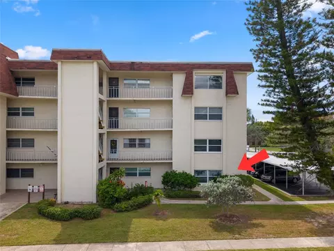 209 NE Lincoln Cir N #109, Saint Petersburg, FL 33702