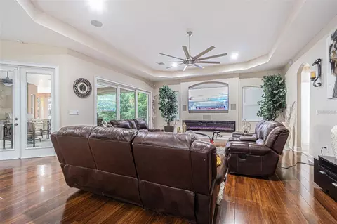 Living - 13102 Done Groven Dr, Dover, FL 33527 photo 4 of 5