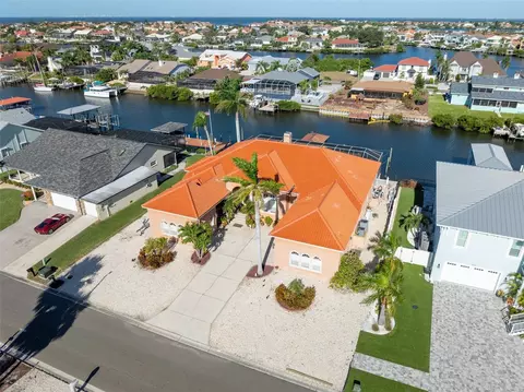 825 Birdie Way, Apollo Beach, FL 33572