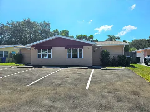 611 Lyndhurst St, Dunedin, FL 34698