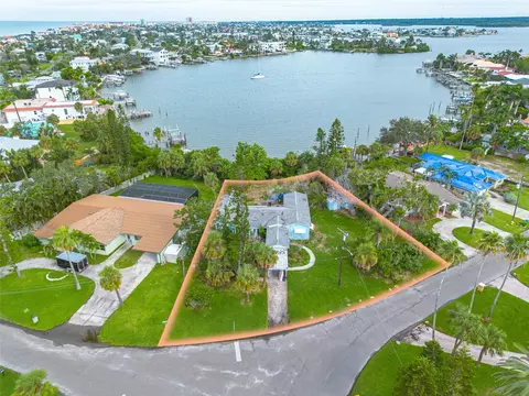 15514 Redington Dr, Redington Beach, FL 33708