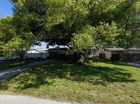 4819 Beacon Hill Dr, New Port Richey, FL 34652