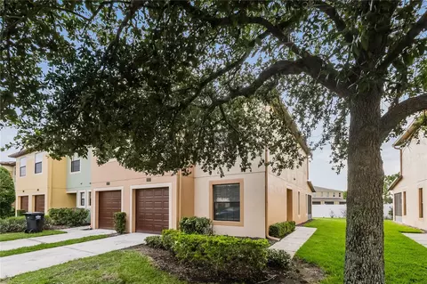 2627 Oleander Lakes Dr, Brandon, FL 33511