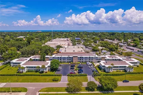 6100 12th St S #221, Saint Petersburg, FL 33705