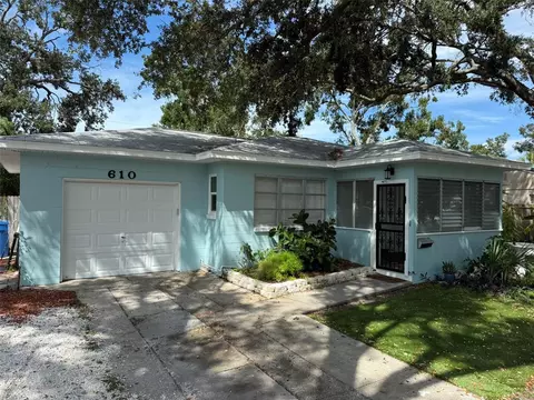 610 74th St N, Saint Petersburg, FL 33710