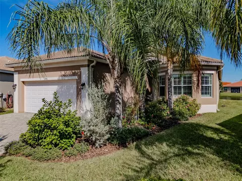 4938 Grand Banks Dr, Wimauma, FL 33598