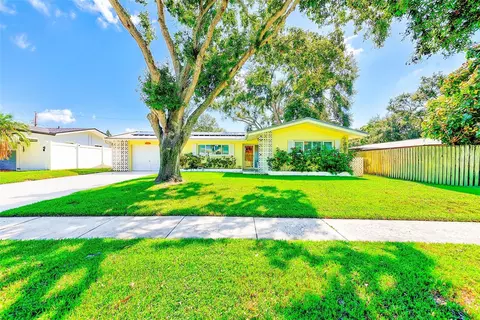 1829 Chateau Dr E, Clearwater, FL 33756