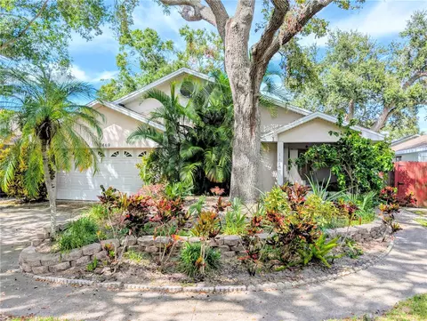 11469 Oakhurst Rd, Largo, FL 33774