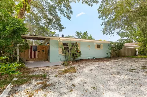 6129 Beacon Point Dr, Weeki Wachee, FL 34607