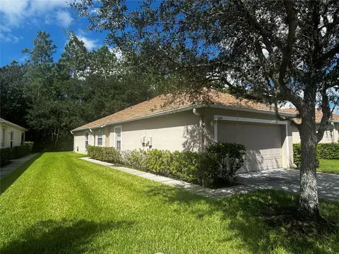 5549 Autumn Shire Dr, Zephyrhills, FL 33541