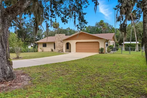10469 W Main St, Homosassa, FL 34448
