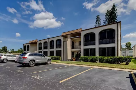 7701 Starkey Rd #236, Seminole, FL 33777